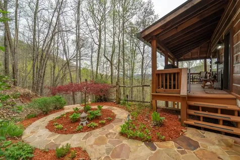 325 Garden Flats Franklin NC 28734