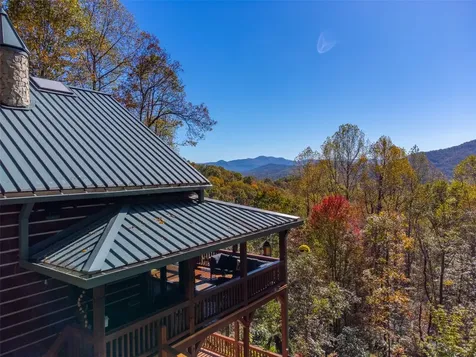 325 Garden Flats Franklin NC 28734