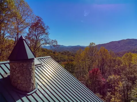 325 Garden Flats Franklin NC 28734