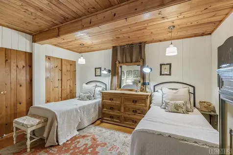 48 Holt Knob Road Highlands NC 28741