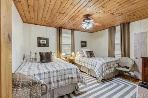 48 Holt Knob Road Highlands NC 28741