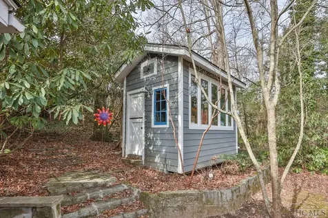 48 Holt Knob Road Highlands NC 28741