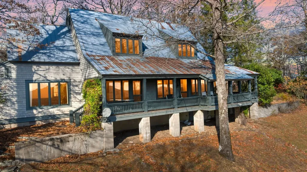 1764 Retreat Lane Highlands NC 28741