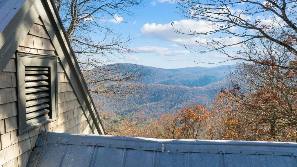 1764 Retreat Lane Highlands NC 28741