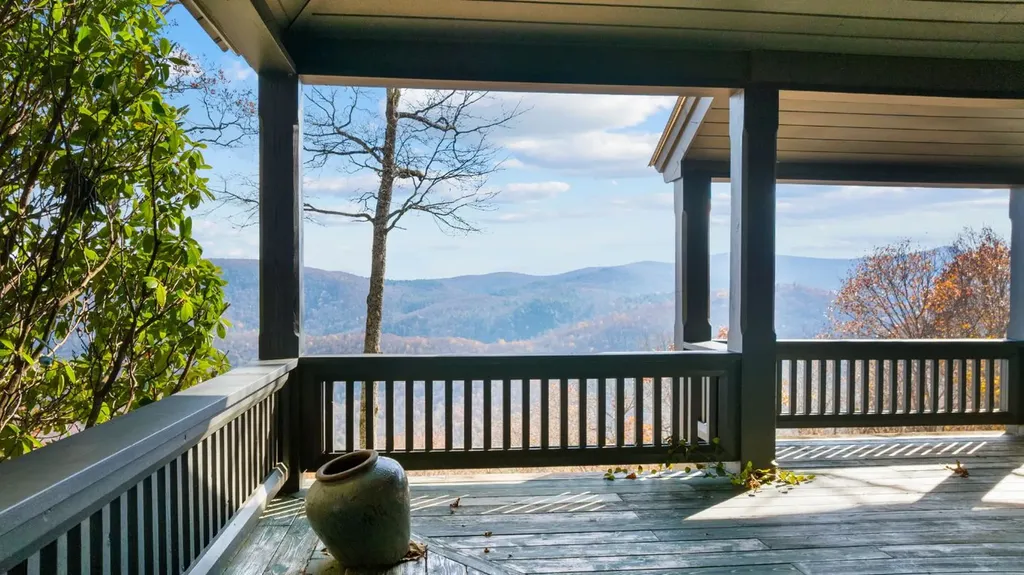 1764 Retreat Lane Highlands NC 28741