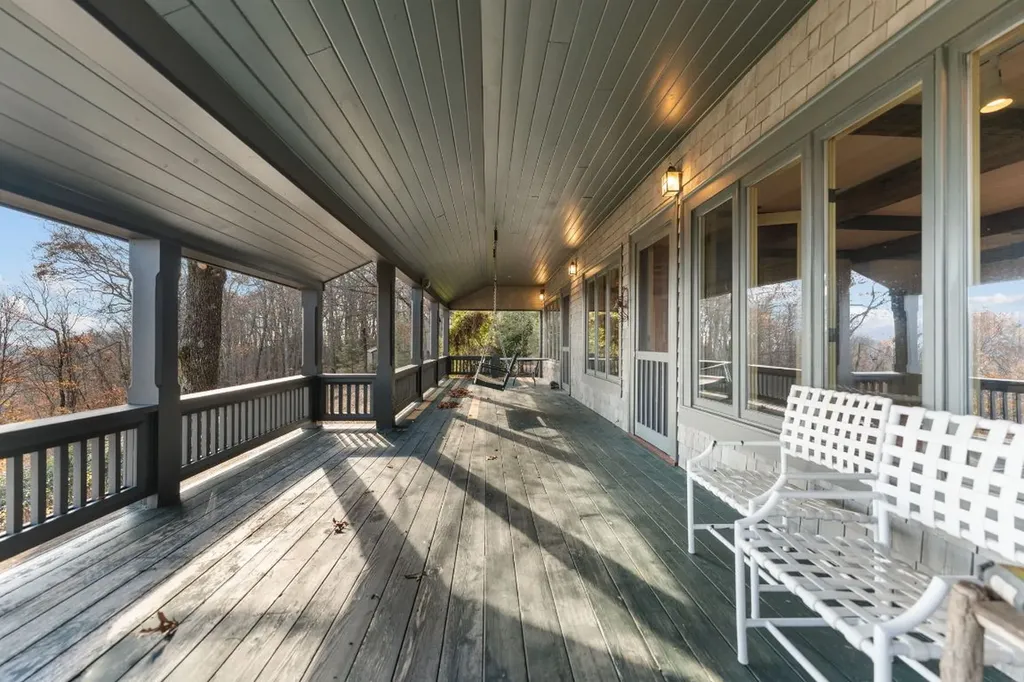 1764 Retreat Lane Highlands NC 28741