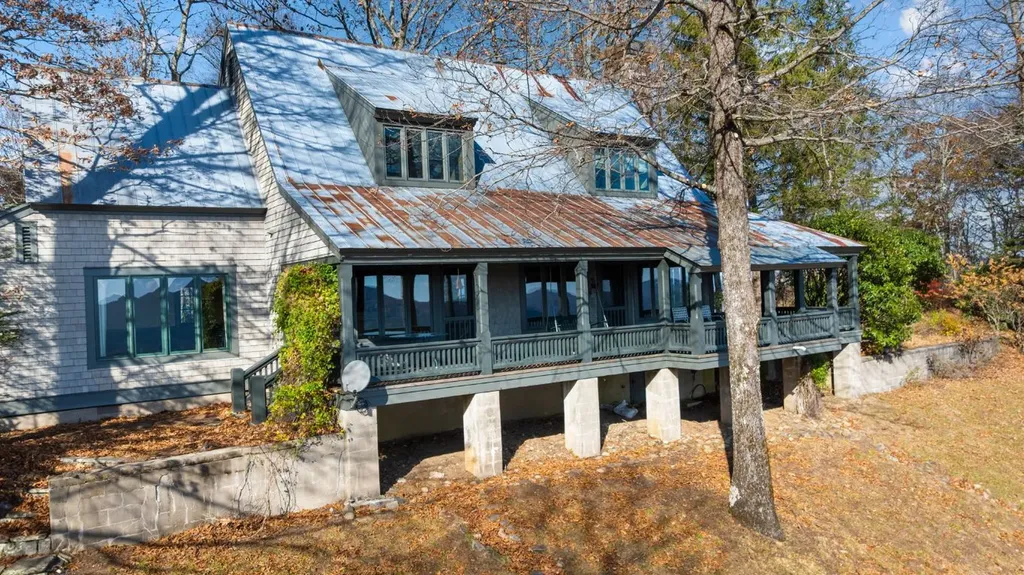 1764 Retreat Lane Highlands NC 28741