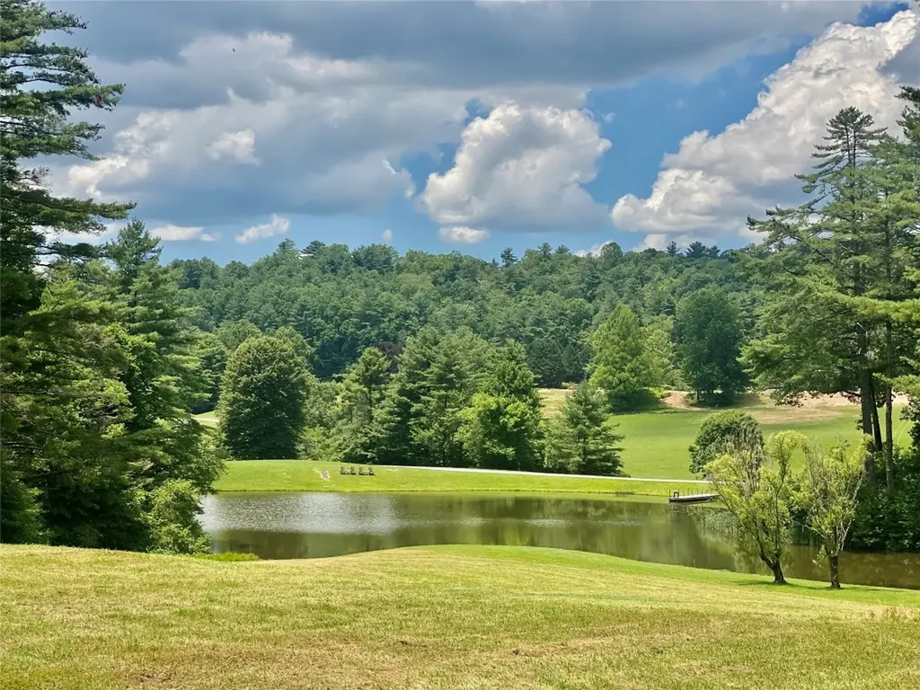 MD-9 Old Chimney Road Cashiers NC 28717