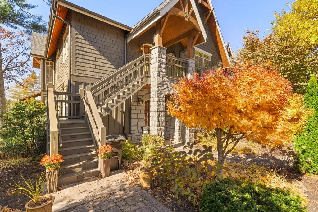 47 Brock Court Highlands NC 28741