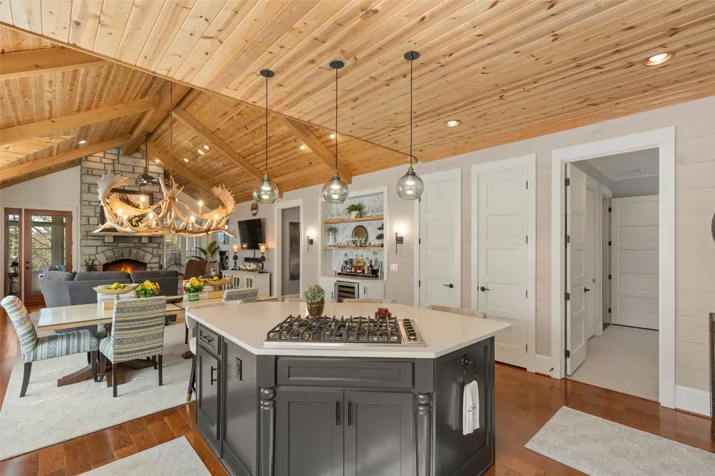 47 Brock Court Highlands NC 28741