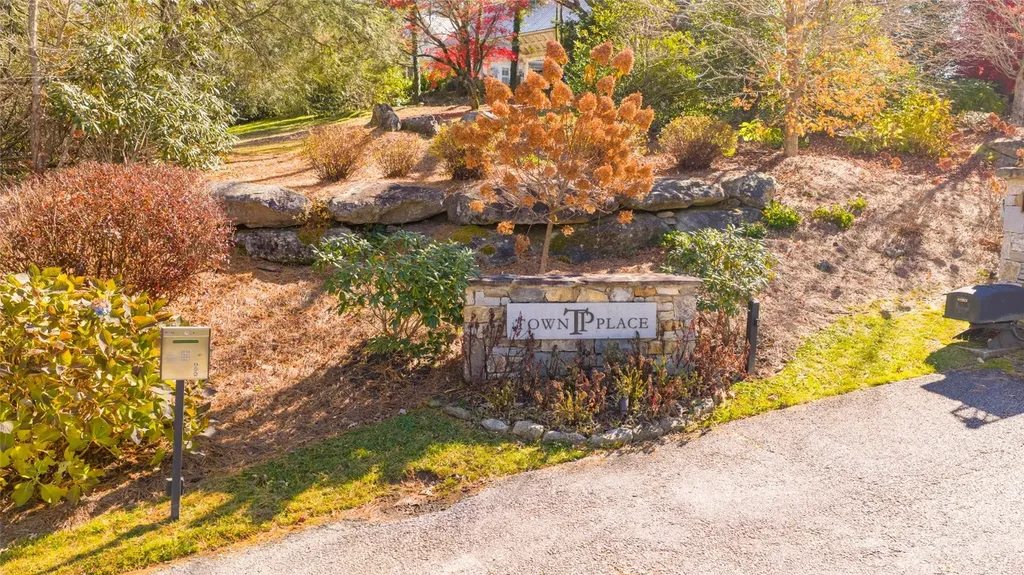 47 Brock Court Highlands NC 28741