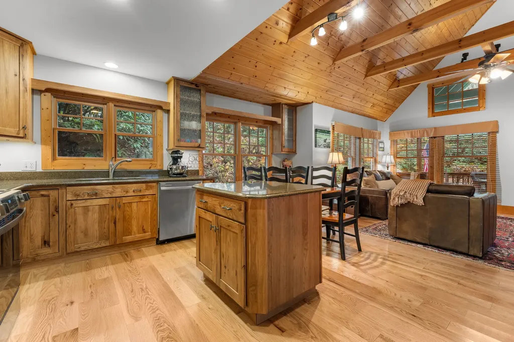 91 Winsome Way Cashiers NC 28717