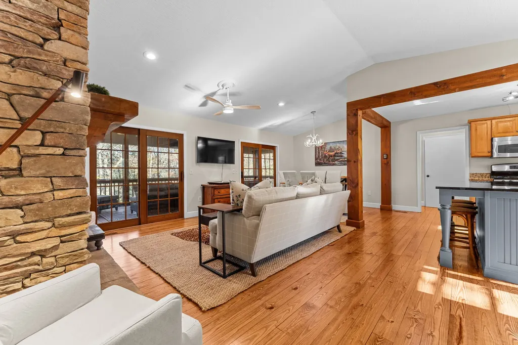 151 Rein Deer Trail Cashiers NC 28717