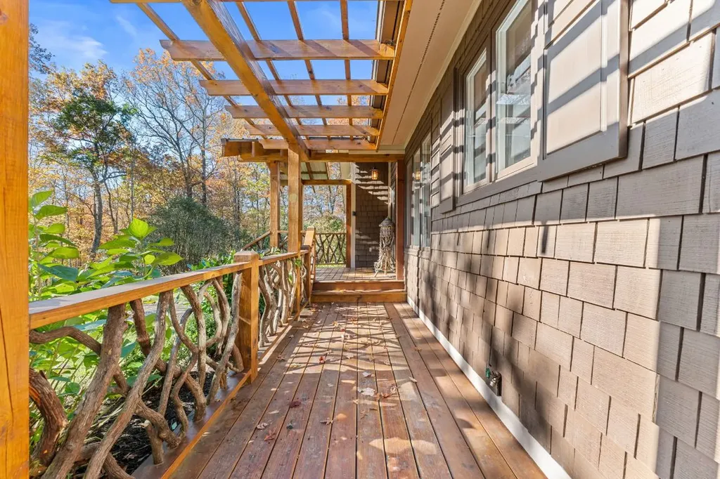 151 Rein Deer Trail Cashiers NC 28717