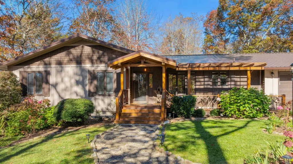 151 Rein Deer Trail Cashiers NC 28717