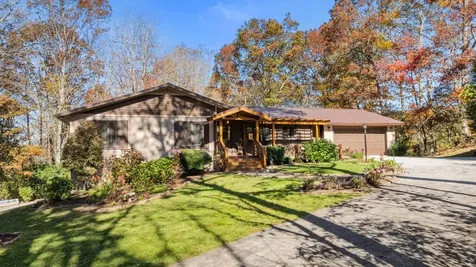 151 Rein Deer Trail Cashiers NC 28717