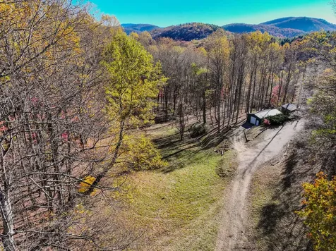 2626 Dendy Orchard Road Highlands NC 28741