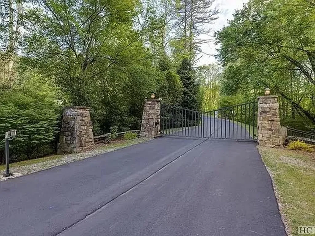 16 Rustling Woods Trail Cullowhee NC 28723