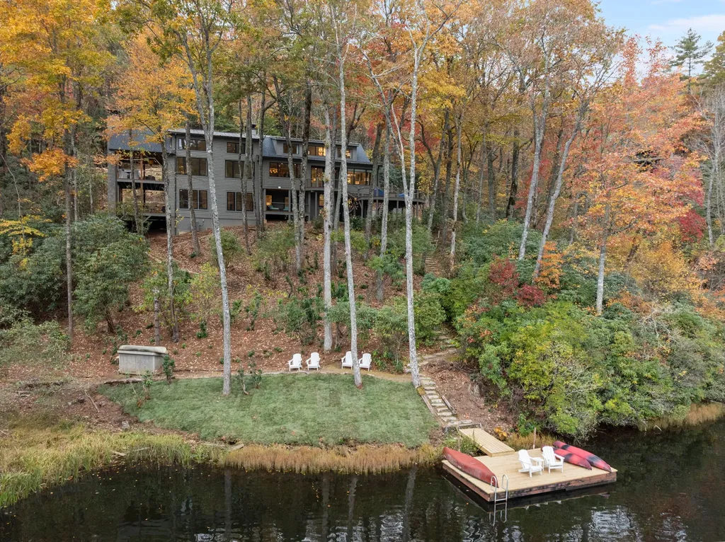 95 Cardinal Trace Lake Toxaway NC 28747