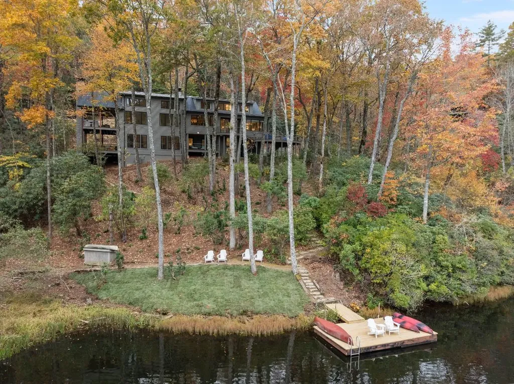 95 Cardinal Trace Lake Toxaway NC 28747