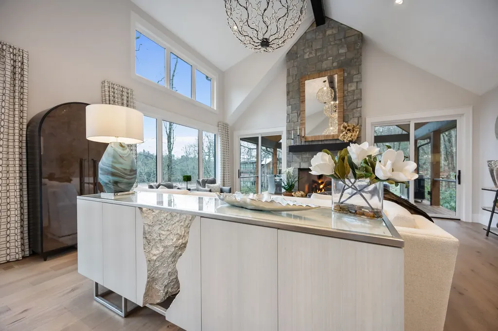 95 Cardinal Trace Lake Toxaway NC 28747