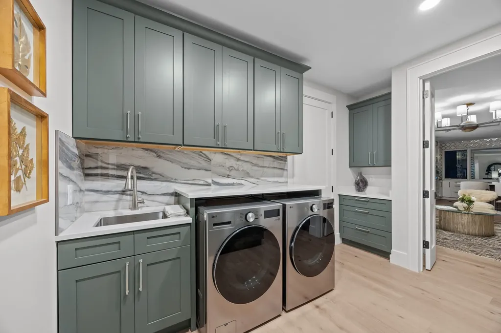 95 Cardinal Trace Lake Toxaway NC 28747