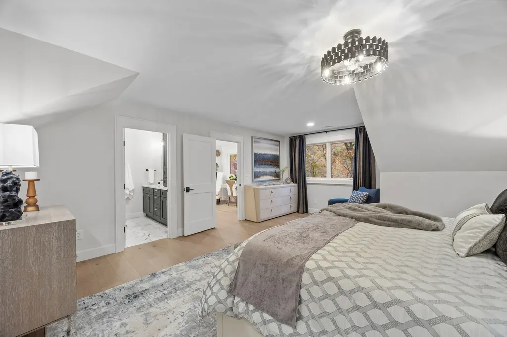 95 Cardinal Trace Lake Toxaway NC 28747