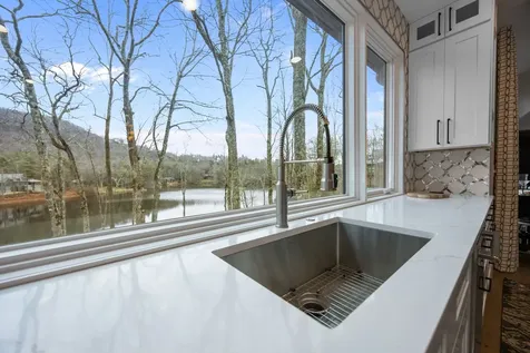 95 Cardinal Trace Lake Toxaway NC 28747