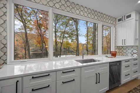 95 Cardinal Trace Lake Toxaway NC 28747