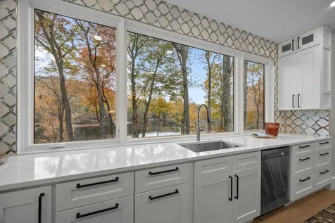 95 Cardinal Trace Lake Toxaway NC 28747