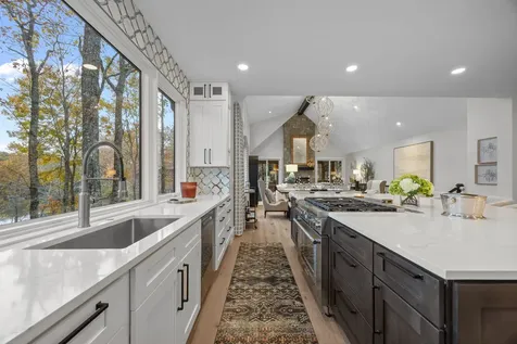 95 Cardinal Trace Lake Toxaway NC 28747