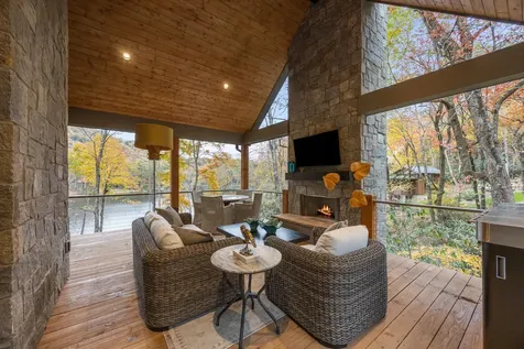 95 Cardinal Trace Lake Toxaway NC 28747