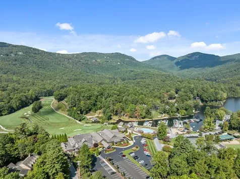 95 Cardinal Trace Lake Toxaway NC 28747