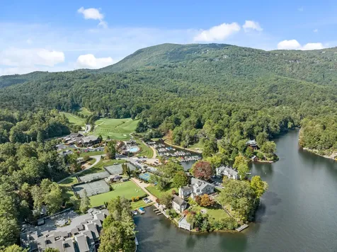 95 Cardinal Trace Lake Toxaway NC 28747