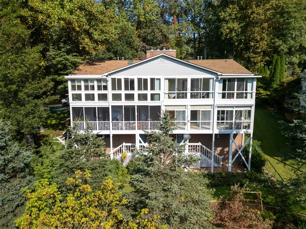110 Lakeview Court Brevard NC 28712