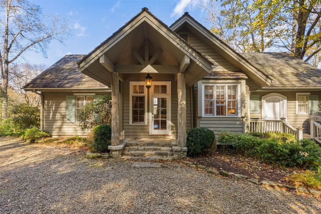 142 Grey Cottage Lane Cashiers NC 28717