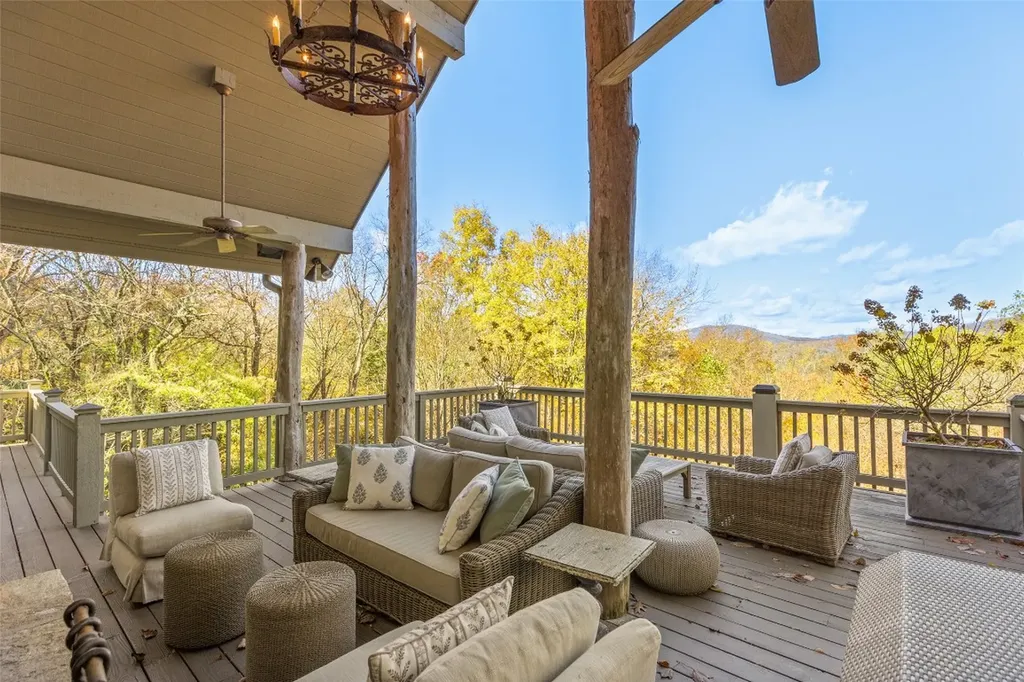 142 Grey Cottage Lane Cashiers NC 28717
