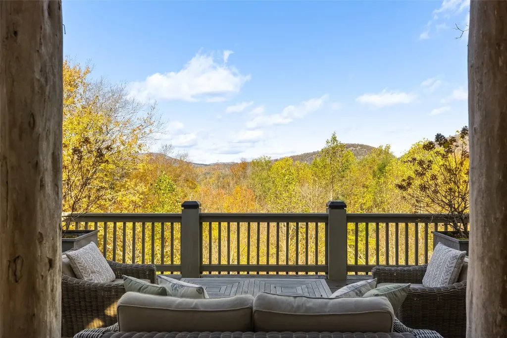 142 Grey Cottage Lane Cashiers NC 28717