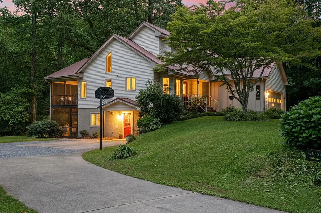 35 Oak Street Brevard NC 28712