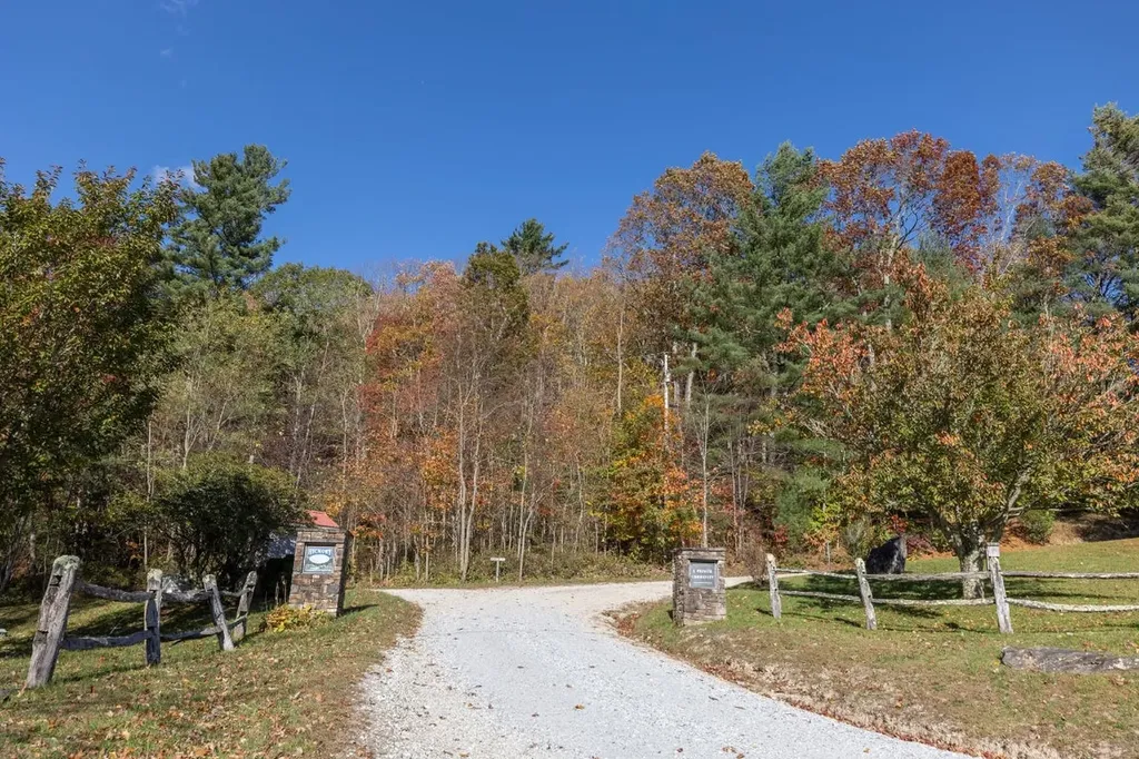 Lt 11 Come Along Way Cullowhee NC 28723