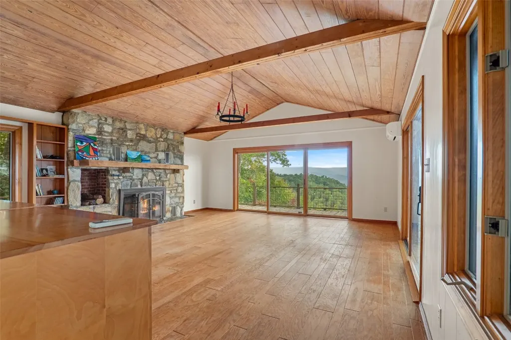 243 Ridgeline Drive Brevard NC 28712