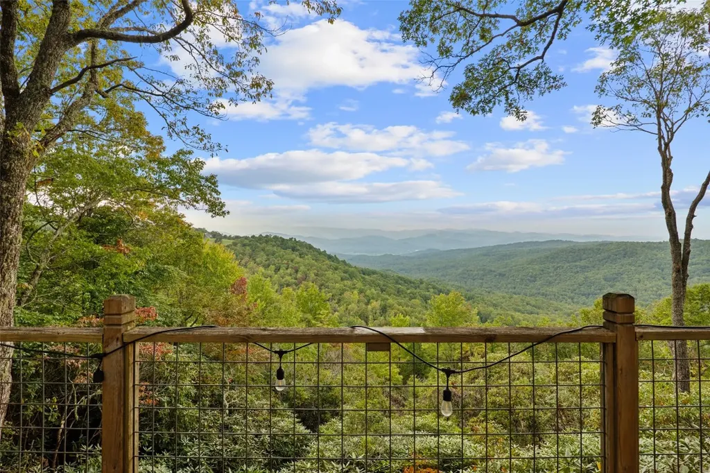 243 Ridgeline Drive Brevard NC 28712