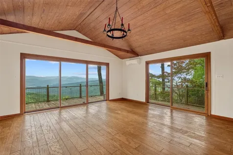 243 Ridgeline Drive Brevard NC 28712