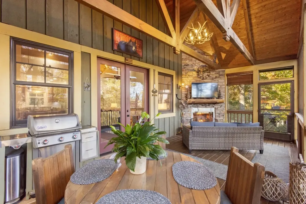 325 Hedgewood Drive Tuckasegee NC 28783