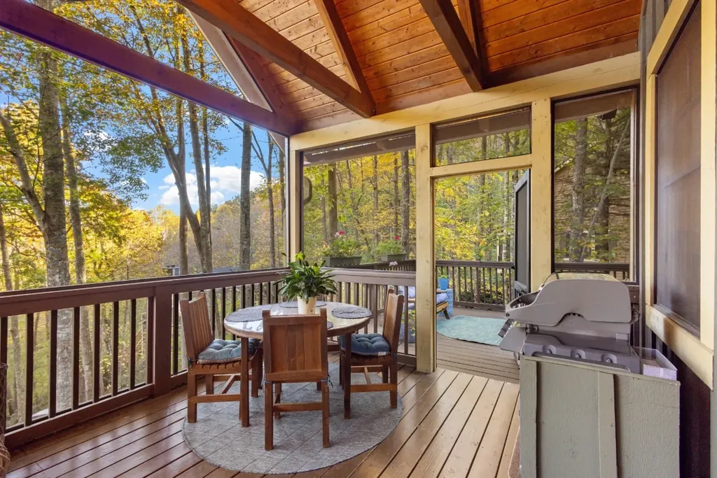 325 Hedgewood Drive Tuckasegee NC 28783