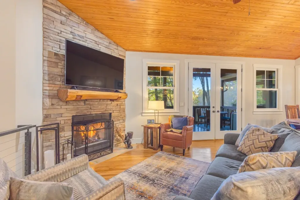 325 Hedgewood Drive Tuckasegee NC 28783