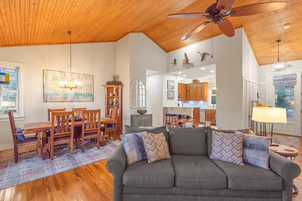 325 Hedgewood Drive Tuckasegee NC 28783