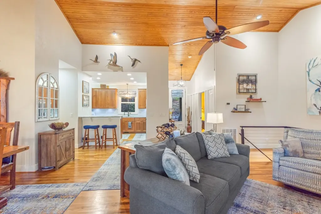 325 Hedgewood Drive Tuckasegee NC 28783