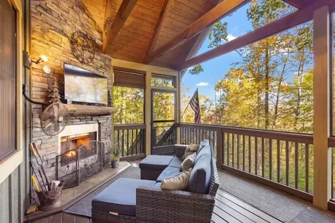 325 Hedgewood Drive Tuckasegee NC 28783