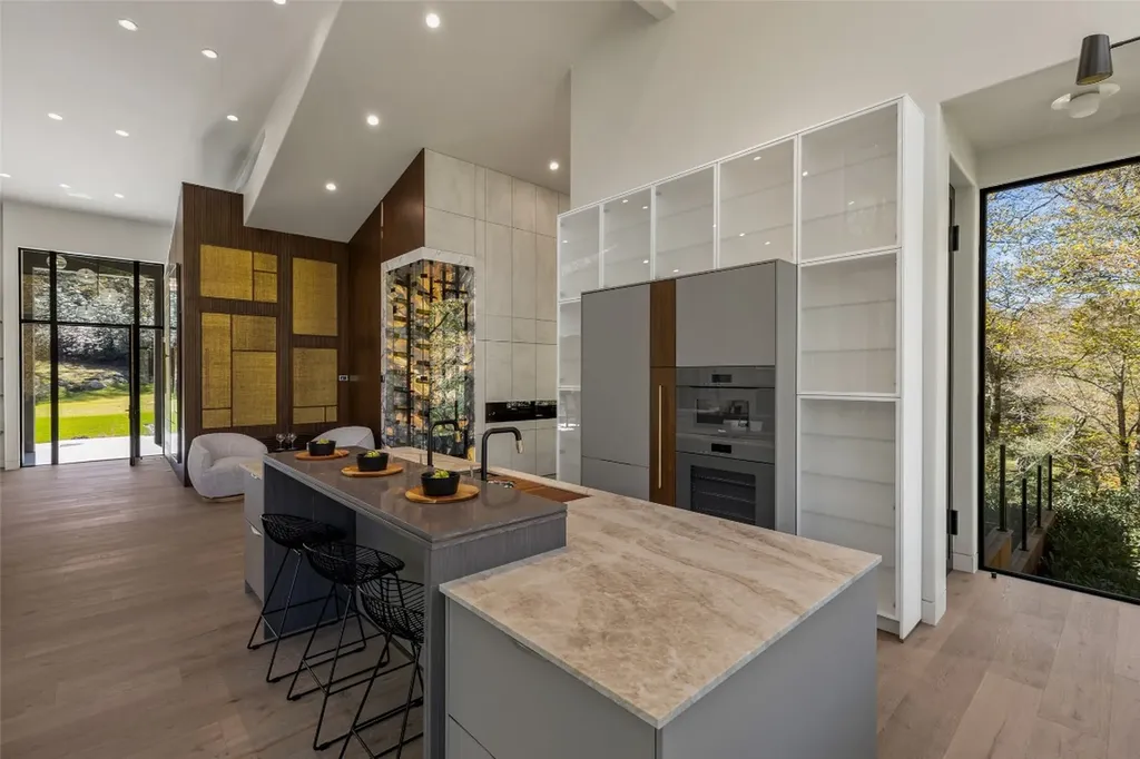 1616 N 4th Street Highlands NC 28741